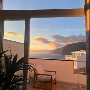 Sunset Oasis Of Gigantes , Puerto de Santiago (Tenerife) Espagne